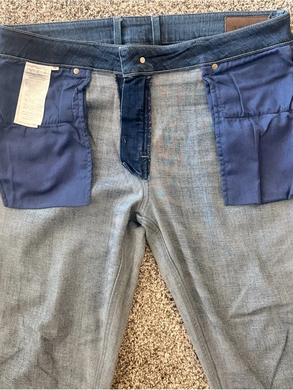 Guess Men's Slim Tapered jeans  in Dark Blue Wash